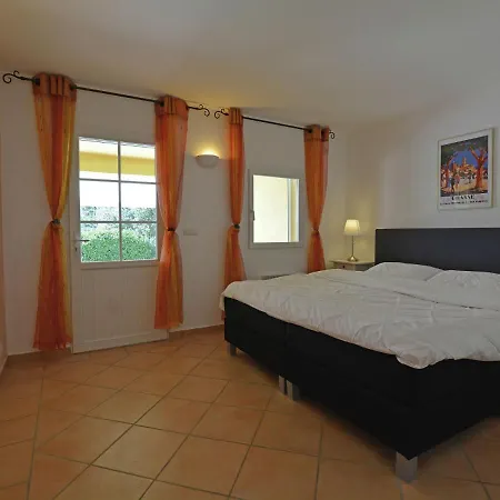 Vila Spacious In With Private Pool